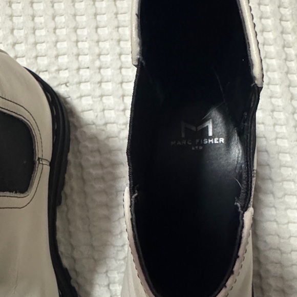 Marc Fisher White Leather Chelsea Platform Boots with Black Sole - Picture 2 of 5